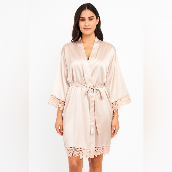 Other - 🛍️SALE🛍️ Satin Robe with Embroidered Trim